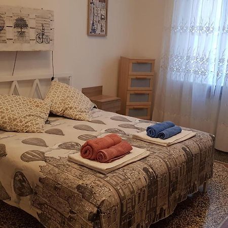 La Casa Di Bonnie & Clyde Appartement Genua Buitenkant foto