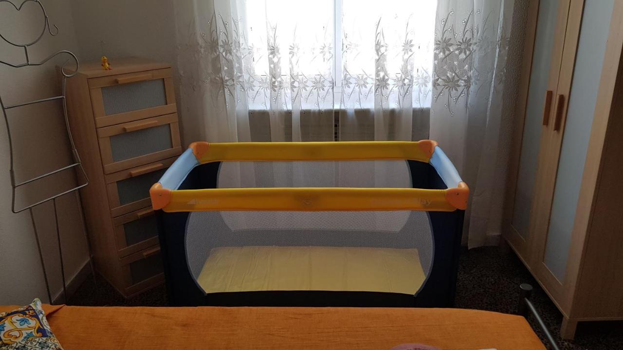 La Casa Di Bonnie & Clyde Appartement Genua Buitenkant foto