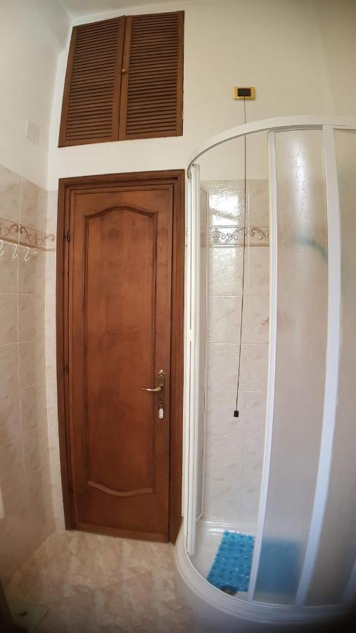 La Casa Di Bonnie & Clyde Appartement Genua Buitenkant foto